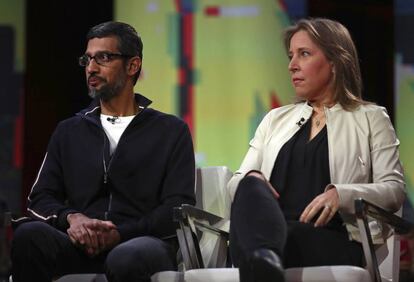 Sundar Pichai y Susan Wojcicki, CEOs de Google y YouTube respectivamente, durante el encuentro en San Francisco.