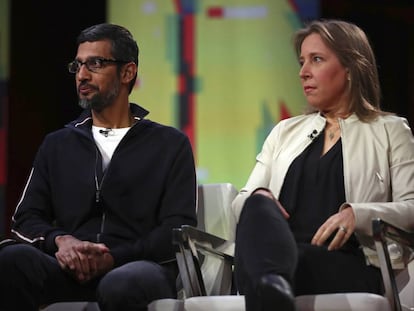Sundar Pichai y Susan Wojcicki, CEOs de Google y YouTube respectivamente, durante el encuentro en San Francisco.