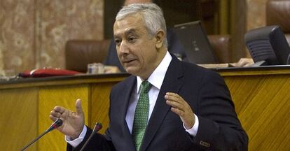 Javier Arenas (PP) en su intervención en el debate parlamentario.