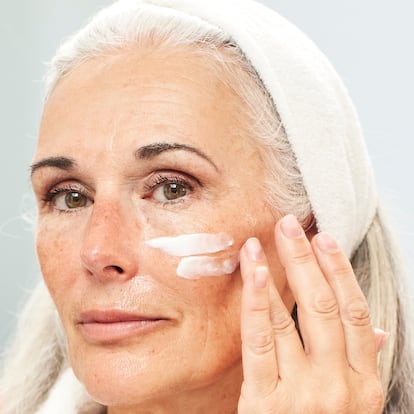 Artículo de EL PAÍS Escaparate sobre la crema de día L´Óreal Revitalift Laser SPF25 en oferta.