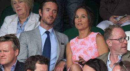 Pippa Middleton y su prometido, James Matthews, en Wimbledon, el 6 de julio de 2016.