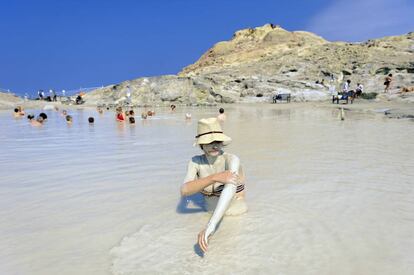 Una piscina natural en Vulcano, en el archipiélago de las Eolias (Sicilia). 