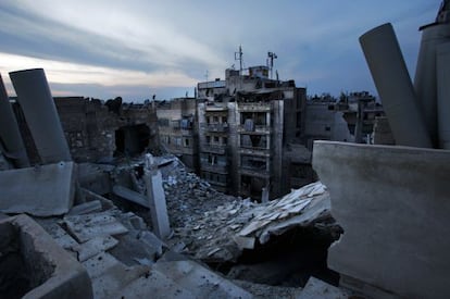 Una casa destruida por los combates en Alepo (Siria).