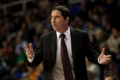 El entrenador del Regal Barcelona, Xavi Pascual, durante un partido en el Palau Blaugrana.