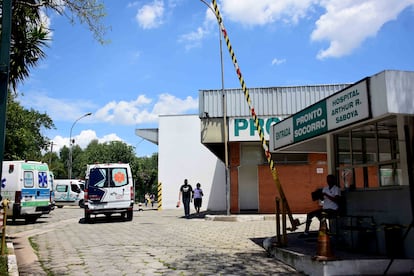 Movimento de ambulâncias na entrada do Hospital Municipal do Jabaquara. (ANDERSON PRADO)