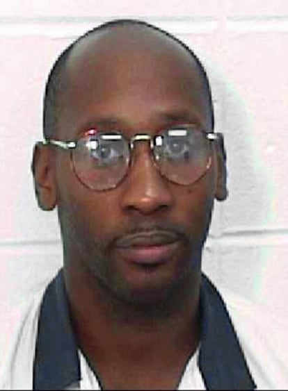 El Tribunal Supremo de Justicia ha aplazado la ejecución de Troy Davis (en la foto) tras recibir una petición de clemencia del Papa y Jimmy Carter