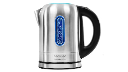 hervidor de agua cecotec de 1,7 litros revestido en acero inoxidable.