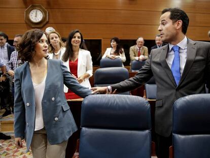 Díaz Ayuso y Aguado en la Asamblea de Madrid, este martes.