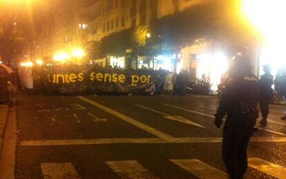 La manifestaci&oacute;n a su paso por la calle de Col&oacute;n, en Valencia.