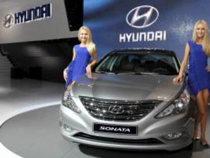 Fotografía facilitada por Hyundai Motor que muestra el Hyundai Sonata en el Salón Internacional del Motor en Moscú (Rusia). EFE/Archivo