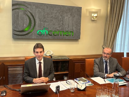 El presidente de Oficemen, Alan Svaiter, y el director general de la patronal cementera, Aniceto Zaragoza.