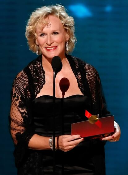 La actriz estadounidense Glenn Close ha reconocido hoy que "se muere de ganas" de trabajar junto a Pedro Almodóvar, del que dijo admirar "su estilo" y "los personajes femeninos que crea". En una entrevista con motivo de la presentación en Londres de la segunda temporada de la serie 'Daños y Prejuicios' ('Damages'), que ella protagoniza, Close indicó que el "único problema" que tendría para trabajar con Almodóvar son sus "nulos conocimientos de español".