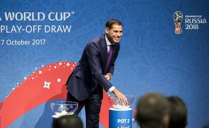 Hierro, en el sorteo de las eliminatorias de repesca del Mundial, el 17 de octubre en Z&uacute;rich.