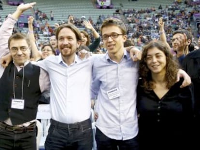 Podemos leader Pablo Iglesias (center) with his team.