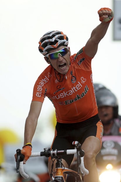 Igor Anton celebra su primera victoria en el Giro de 2011.