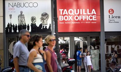 Les noves taquilles del Liceu situades a la Rambla.