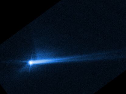 Una imagen de la estela causada en Dimorfo, tomada el sábado por el telescopio espacial 'Hubble'.