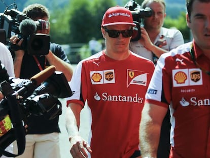 Raikkonen, a su llegada al circuito de Spa. 