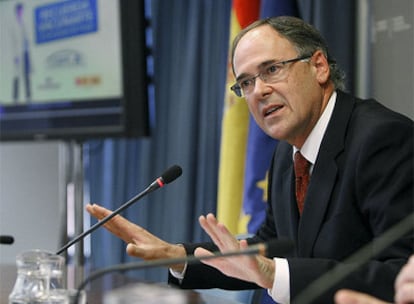 El director general de Salud Pública y Sanidad Exterior, Ildefonso Hernández, durante la rueda de prensa.