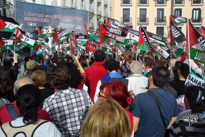 Unas 3.000 personas se manifiestan en Madrid por la independencia del Sáhara.