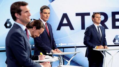Los candidatos Pablo Casado, Pablo Iglesias, Pedro Sánchez y Albert Rivera en el debate electoral de Atresmedia.
