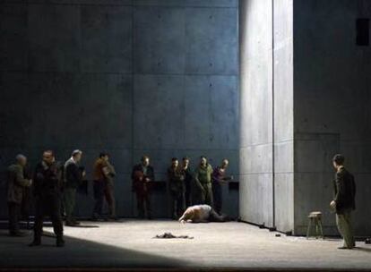 Un momento de la representación de <i>Desde la casa de los muertos,</i> de Leos Janácek, en el Theater an der Wien.