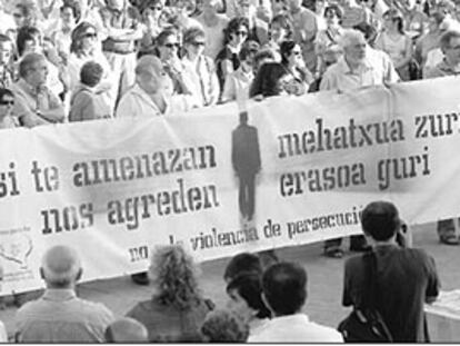 Gesto por la Paz reúne a miembros de todos los partidos en San Sebastián