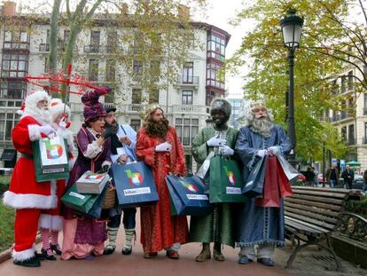 El Olentzero y los Reyes Magos, en los Jardines de Albia, en Bilbao.