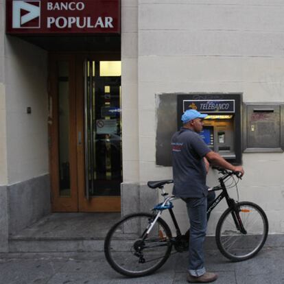 Fachada de una de las oficinas de Banco Popular.