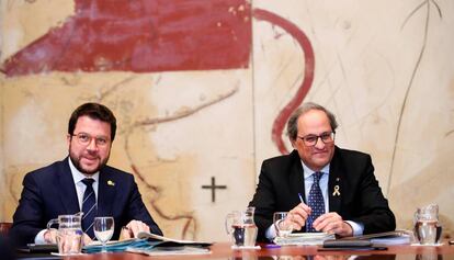 Pere Aragonès y Quim Torra, en la reunión del Govern de este lunes.