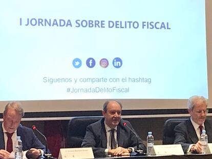 De izquierda a derecha: Gerardo Martínez Tristán, vocal del Consejo General del Poder Judicial; Celso Rodríguez Padrón, presidente del Tribunal Superior de Justicia de Madrid y José Ignacio Alemany, presidente de Aedaf.