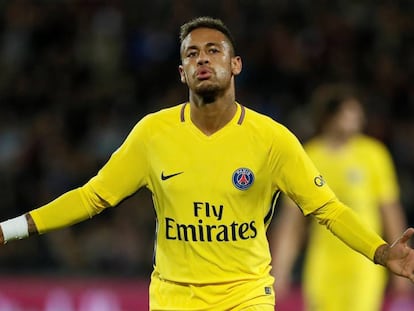 Neymar celebra un gol con el PSG. 