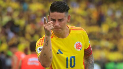 James Rodríguez festeja su gol contra Argentina, este 10 de septiembre en Barranquilla (Colombia).