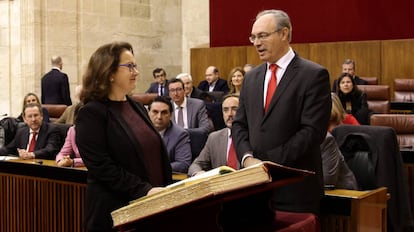 Maria del Carmen Prieto, al ser nombrada diputada.