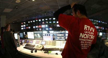 Trabajadores de Canal 9 en los estudios. 