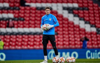 Julen Agirrezabala antes del partido del Athletic contra el Barcelona en la Copa.