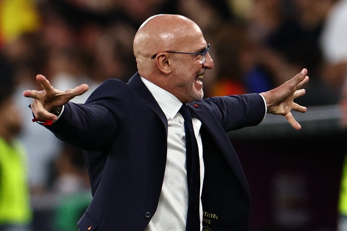 Stuttgart (Germany), 05/06/2025.- Spain's head coach Luis de la Fuente celebrates the 2-0 goal during the UEFA Nations League semi-final soccer match between Spain and France, in Stuttgart, Germany, 05 June 2025. (Francia, Alemania, España) EFE/EPA/ANNA SZILAGYI