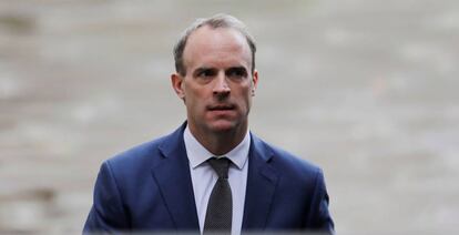 El Secretario de Asuntos Exteriores británico, Dominic Raab, a su llegada a Downing Street, este miércoles.  
 