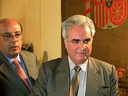 El defensor del pueblo, Enrique Múgica.