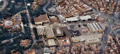 Los pabellones donde se ubicar&aacute; el museo de la arquitectura, situados entre el MNAC (a la izquierda) y la fuente de Bu&iuml;gas.