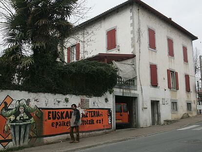 La vivienda de Ustaritz (Francia) donde fue detenido Ibon Arbulu.