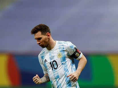 Messi celebra su gol en la tanda de penaltis frente a Colombia en la semifinal.