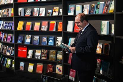 El ministro de Cultura, Miquel Iceta, en el pabellón español de la Feria de Fráncfort, el jueves.