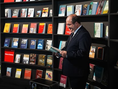 El ministro de Cultura, Miquel Iceta, en el pabellón español de la Feria de Fráncfort, el jueves.