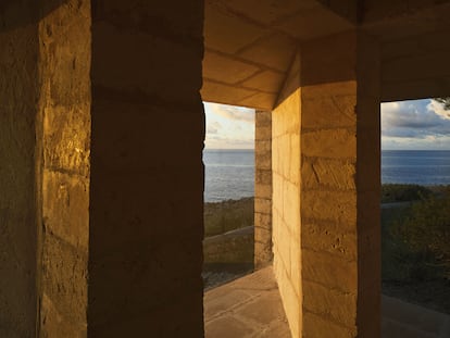 "La describiría como una casa sin ego. ¿No es eso maravilloso?", explica el fotógrafo Simon Watson. 