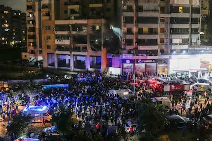 Aspecto del edificio después de la explosión que ha matado al número dos de Hamás, Saleh al Aruri, este martes en Beirut (Líbano).
