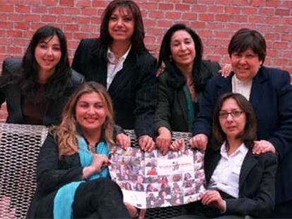 Arriba, de izquierda a derecha, Carmen Jiménez, la concejala Mary Carmen Carrillo Losada, Ana Santiago y Elvira J. Heredia. Abajo, Beatriz Carrillo de los Reyes, presidenta de la Asociación de Mujeres Universitarias, e Isabel Jiménez.