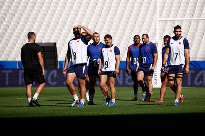 La selección francesa de rugby durante un entrenamiento previo al inicio del mundial.