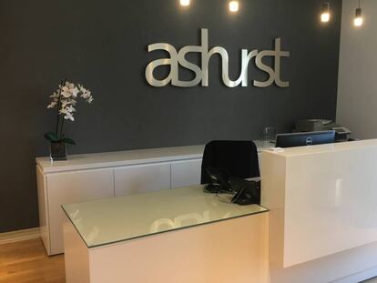 Ashurst y Simmons & Simmons retrasan la designación de nuevos socios