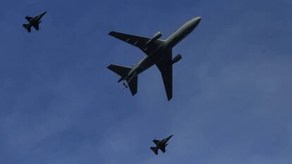 Tres aviones durante unas maniobras de la OTAN Trident Juncture en Trondheim, Noruega.